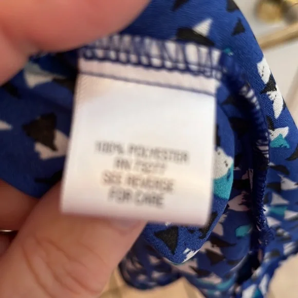 NWT size 1X Apt. 9 Blue black white teal Geometric Sleeveless V-Neck Top - Picture 11 of 12